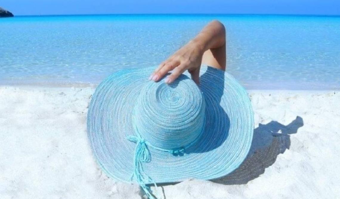 Coronavirus, uno su tre rinuncerebbe alle vacanze estive: soprattutto in Puglia, meno in Basilicata e Molise