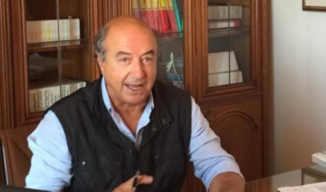 Ramoscello d'ulivo, spremuta d'arance e mascherina: così gli auguri di Pasqua del sindaco di Vastogirardi ai suoi compaesani