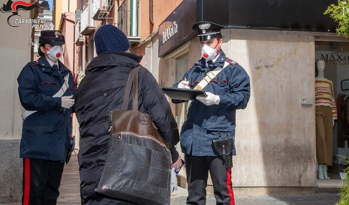 Coronavirus, carabinieri lucani in aiuto di anziani e famiglie in difficoltà