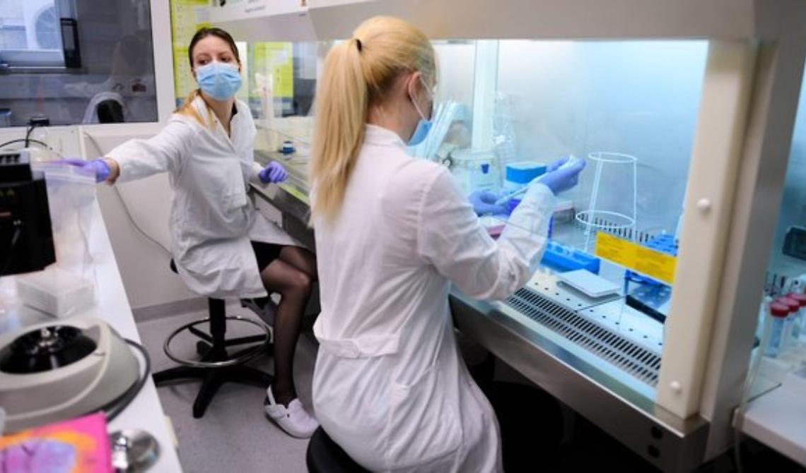 Coronavirus, in Gran Bretagna parte la sperimentazione del vaccino