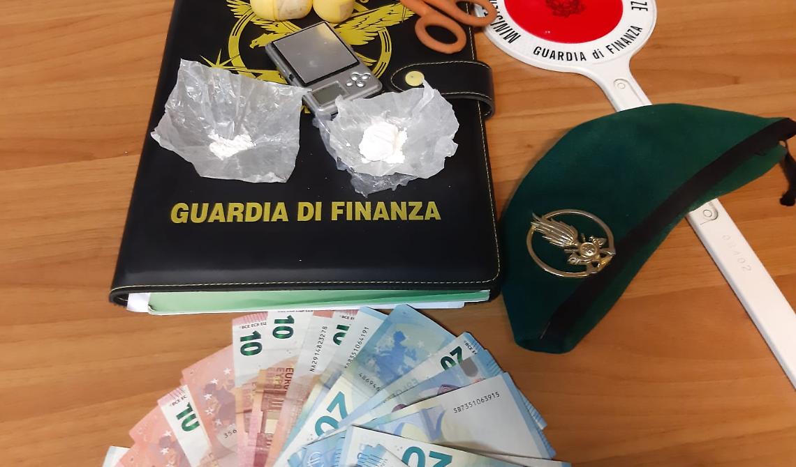 L'unico commercio che tira è quello della droga ma deve fare i conti con la GdF: arrestati 2 spacciatori a Torremaggiore