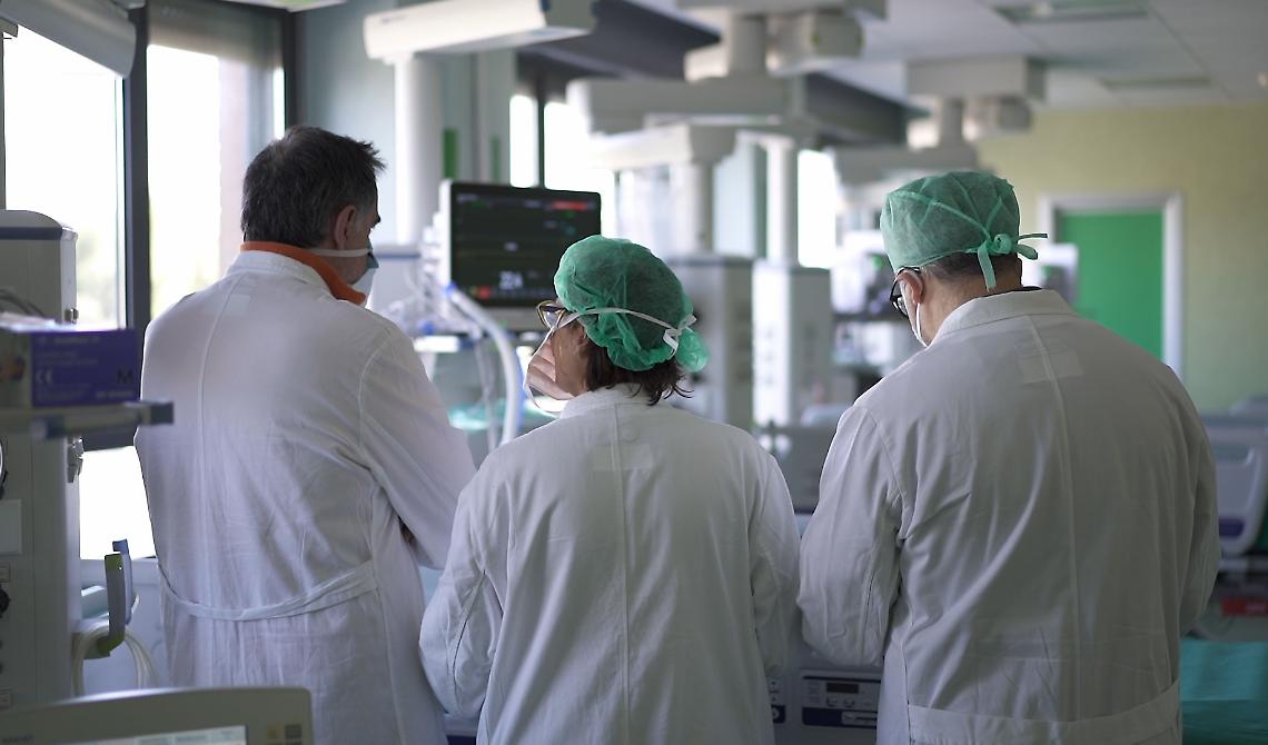 Coronavirus, via in Puglia alla sperimentazione dell'immunoterapia con il plasma: test affidati all'Izspb di Foggia