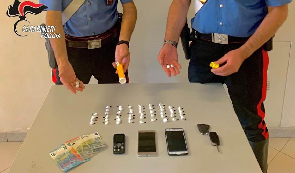 Cerignola, i Carabinieri beccano in pieno centro due spacciatori con 52 dosi di cocaina