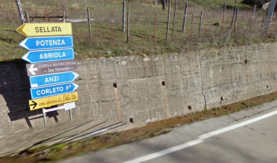 Auto si ribalta sulla Sellata-Abriola: ferita una donna