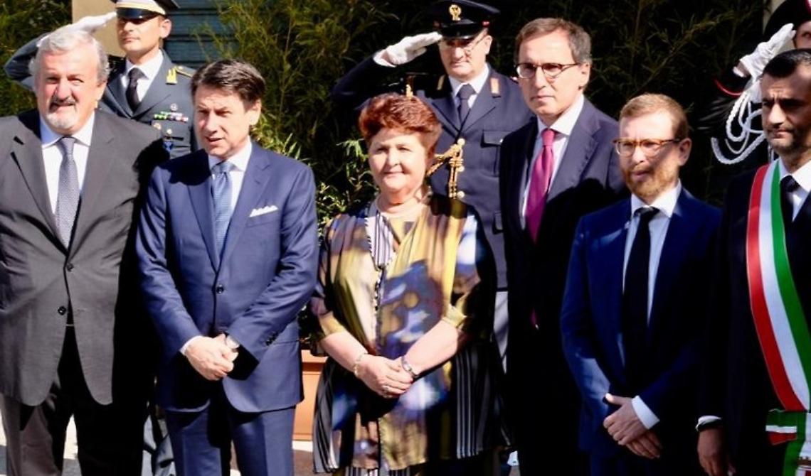 Parità di genere in Puglia, Emiliano ringrazia il Governo con Bellanova e Scalfarotto che gli vomitano addosso improperi