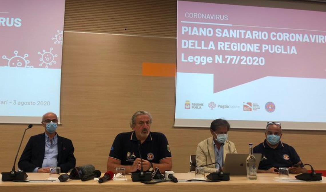 Movida e assembramenti nei locali in Puglia, Emiliano: «Non mi piace, chiederò a prefetti e sindaci di far rispettare le regole»