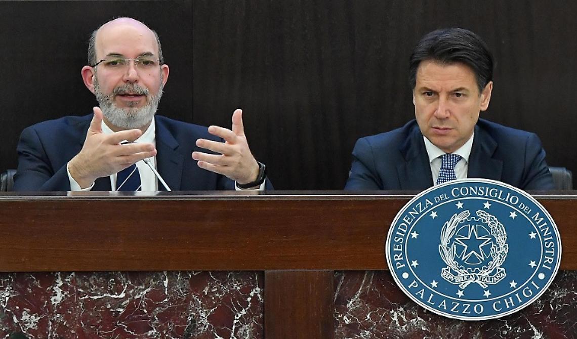 Regionali, altolà di Crimi a Conte sull'alleanza Pd - M5S in Puglia: «Nessuna forzatura»