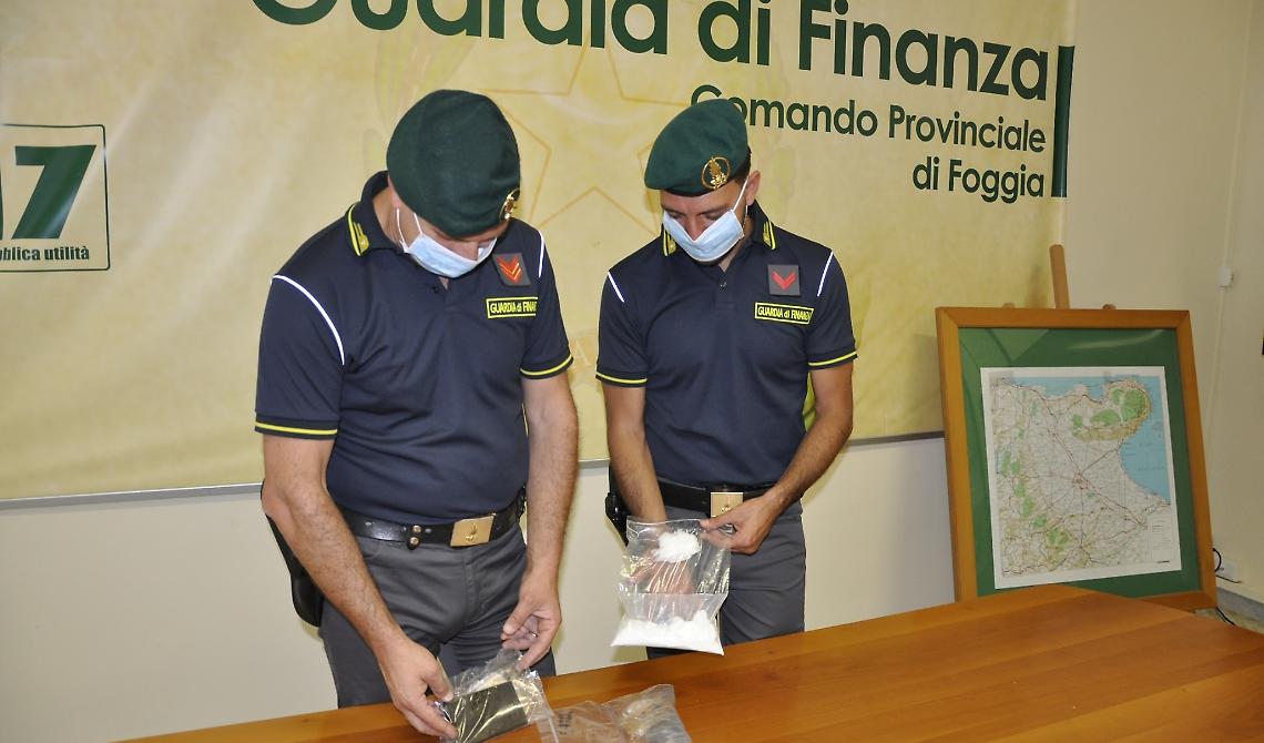 La GdF di Foggia becca un corriere cerignolano della droga a Borgo Libertà