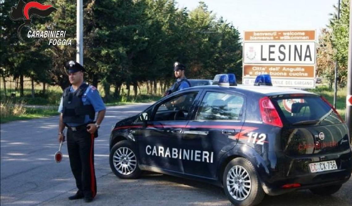 Tra furto di corrente elettrica, droga e lidi balneari non curanti delle misure anti-Covid, la retata dei Carabinieri di Lesina