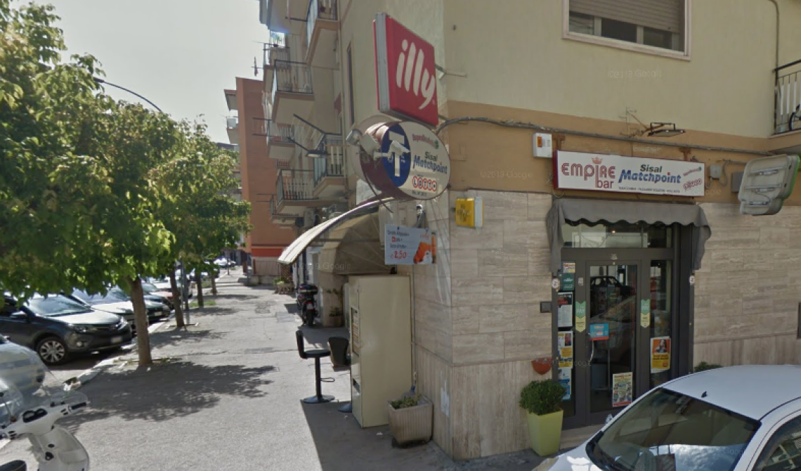 Foggia, in grave condizioni il titolare di un bar ferito durante una rapina