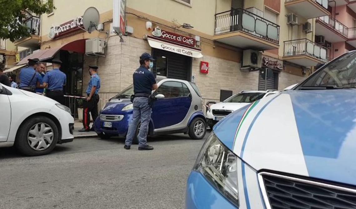 Restano gravi le condizioni del giovane titolare del bar di Foggia ferito durante una rapina da 4 delinquenti
