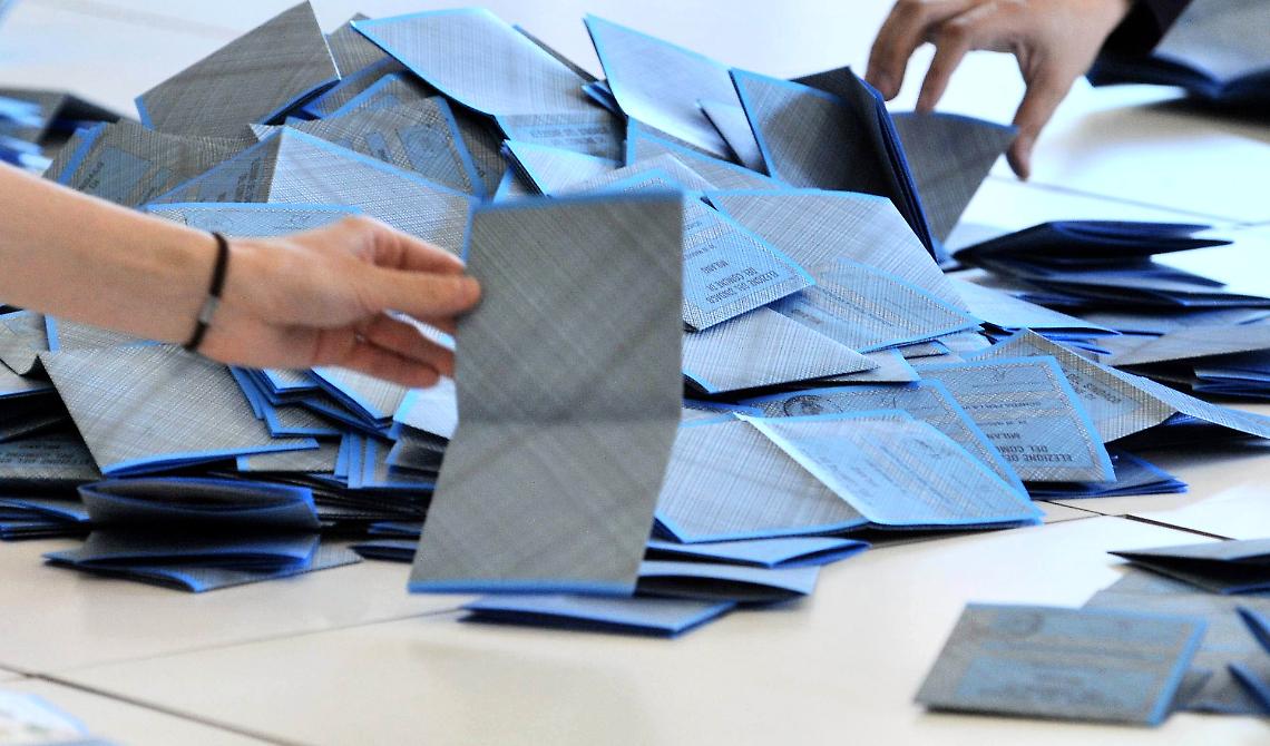 Elezioni, il destino di una scheda: per queste votazioni ne sono state stampate 72milioni