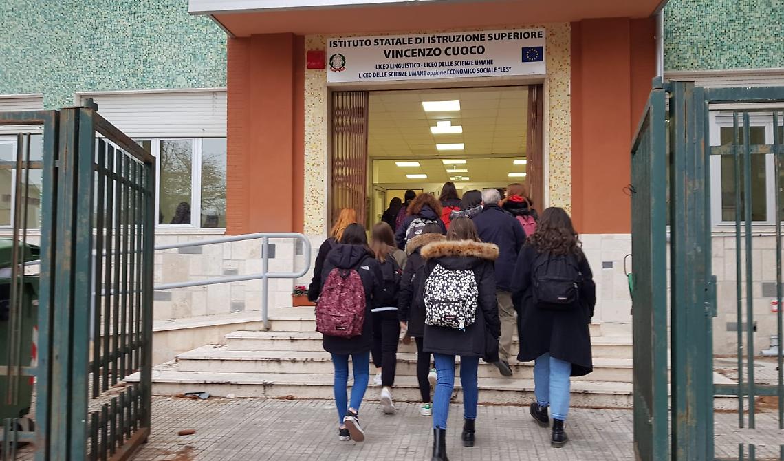 Coronavirus, contagiata studentessa del "Liceo Cuoco" di Isernia