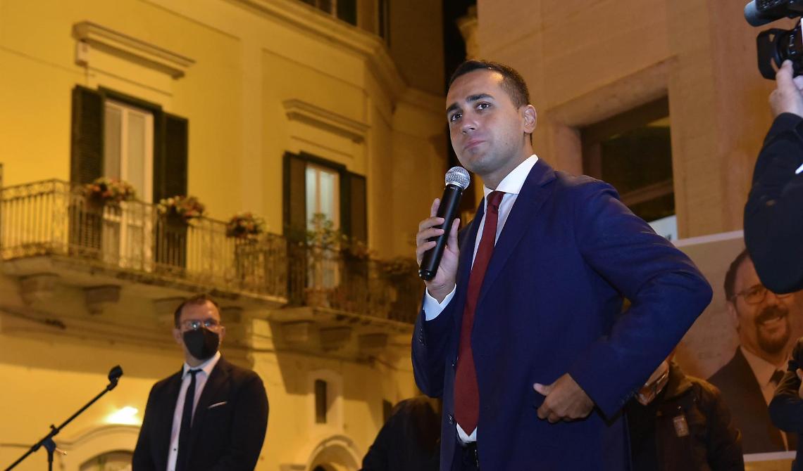 Di Maio riparte dalla gente e convoca a Matera gli "stati generali" del popolo grillino 
