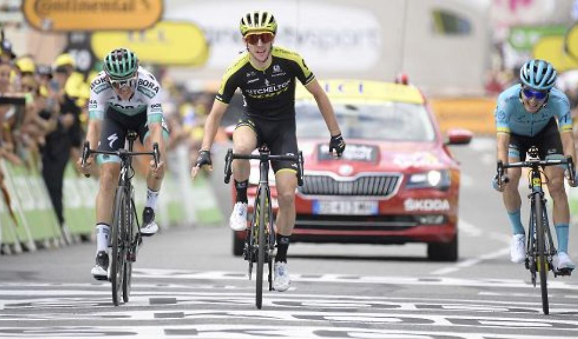 Il Coronavirus pedala anche al Giro d'Italia: contagiato il capitano Simon Yates, non ci sarà nella tappa da Giovinazzo a Vieste