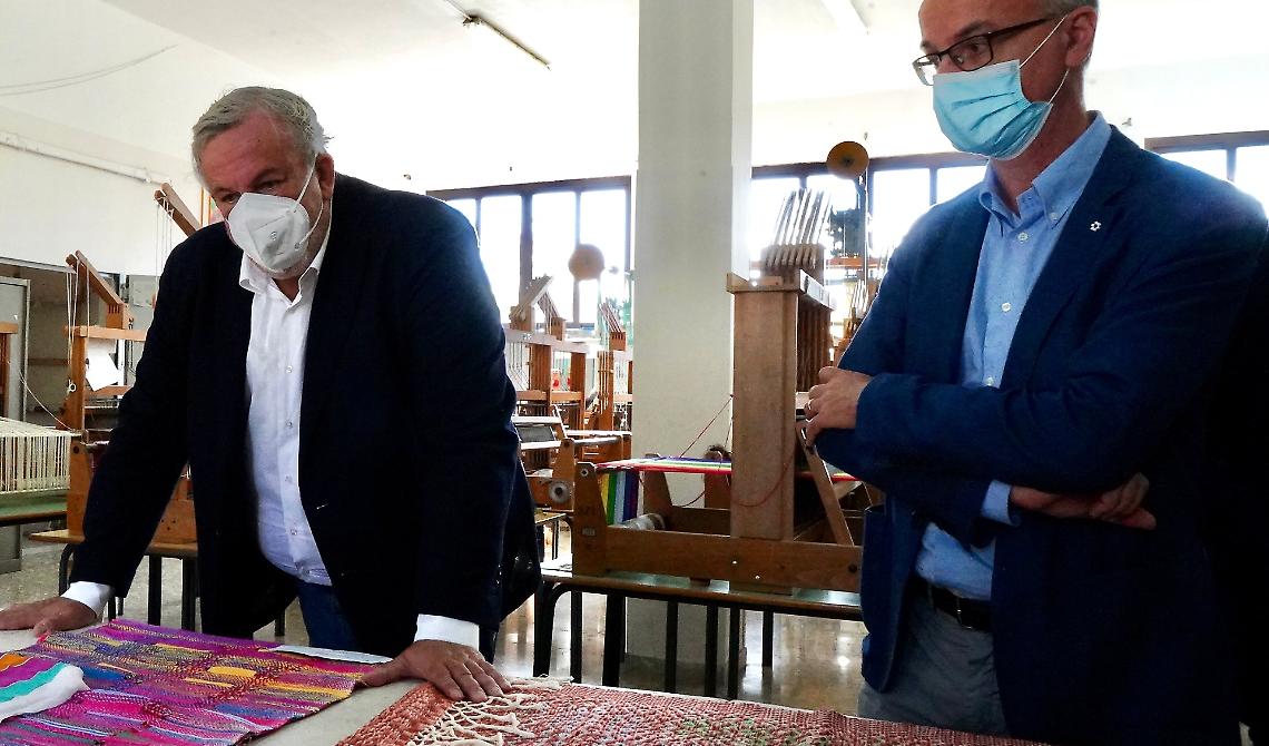 Coronavirus, Emiliano: «Dopo un certo numero di contagi, tracciamento impossibile. No a chiusura delle scuole»