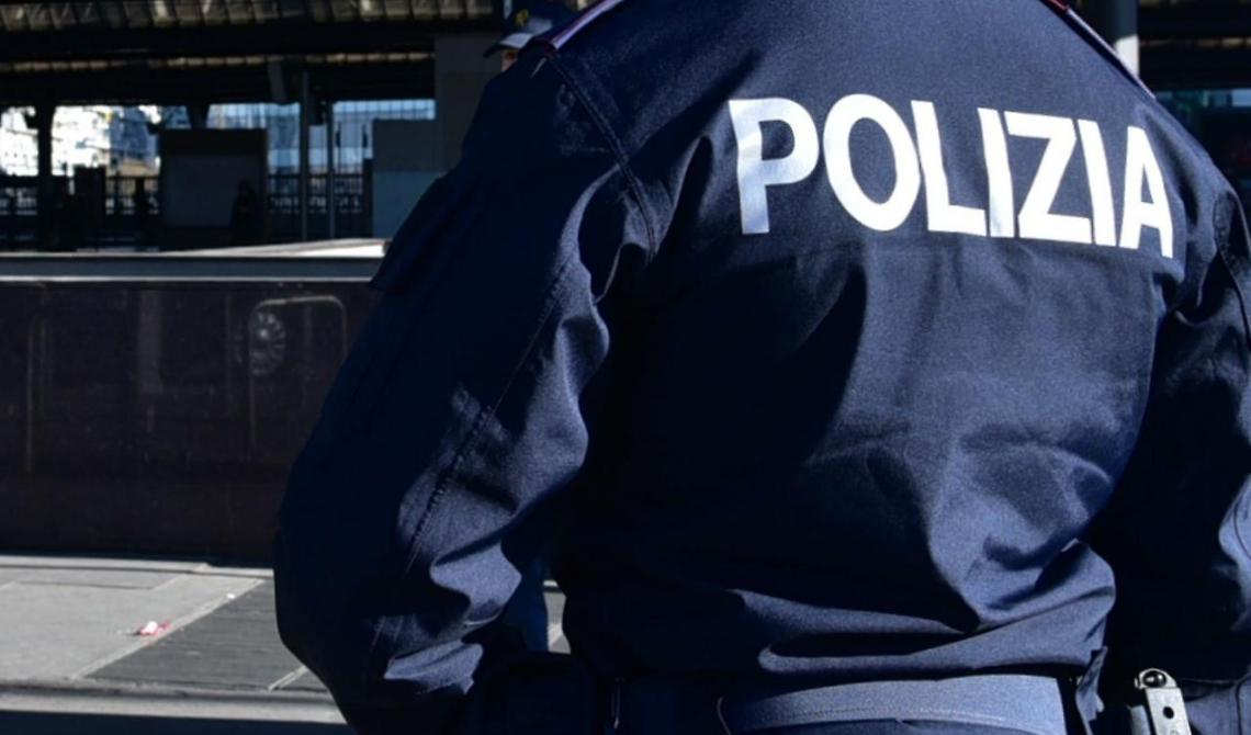 Ladro si, ma irreprensibilmente in mascherina