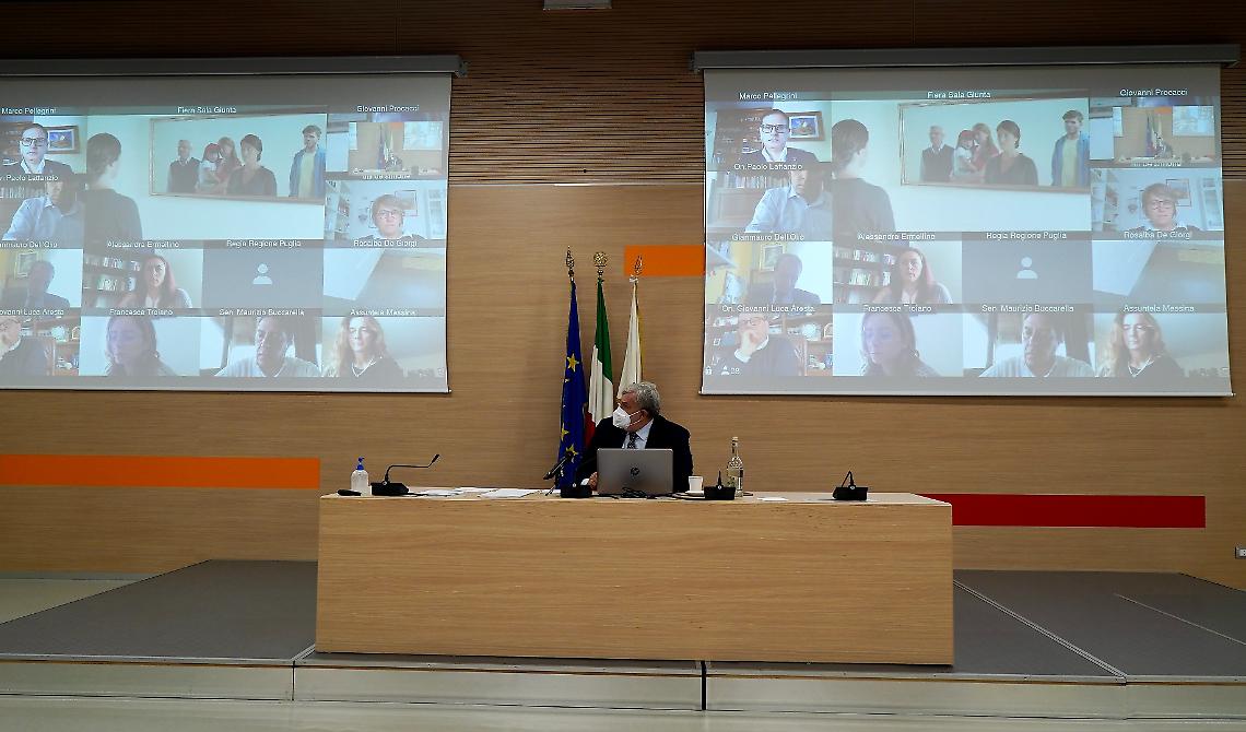 Ai parlamentari Pd e M5S intriga il governo della Puglia nel segno di Conte promosso da Emiliano