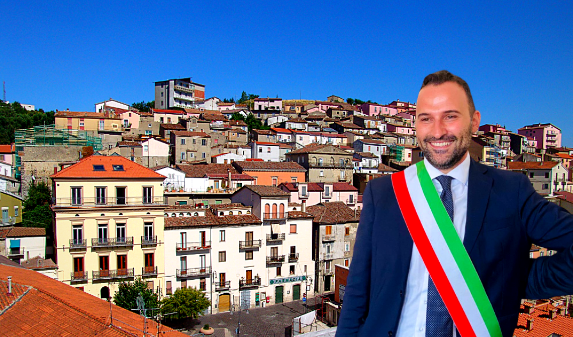 Avigliano: con la prima campanella il sindaco Mecca fa il punto su scuola, trasporti e vaccinazioni