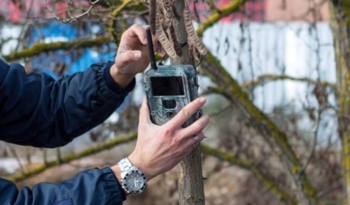 Furto di fototrappole contro i rifiuti selvaggi a Foggia: un danno di 15mila euro per il Comune
