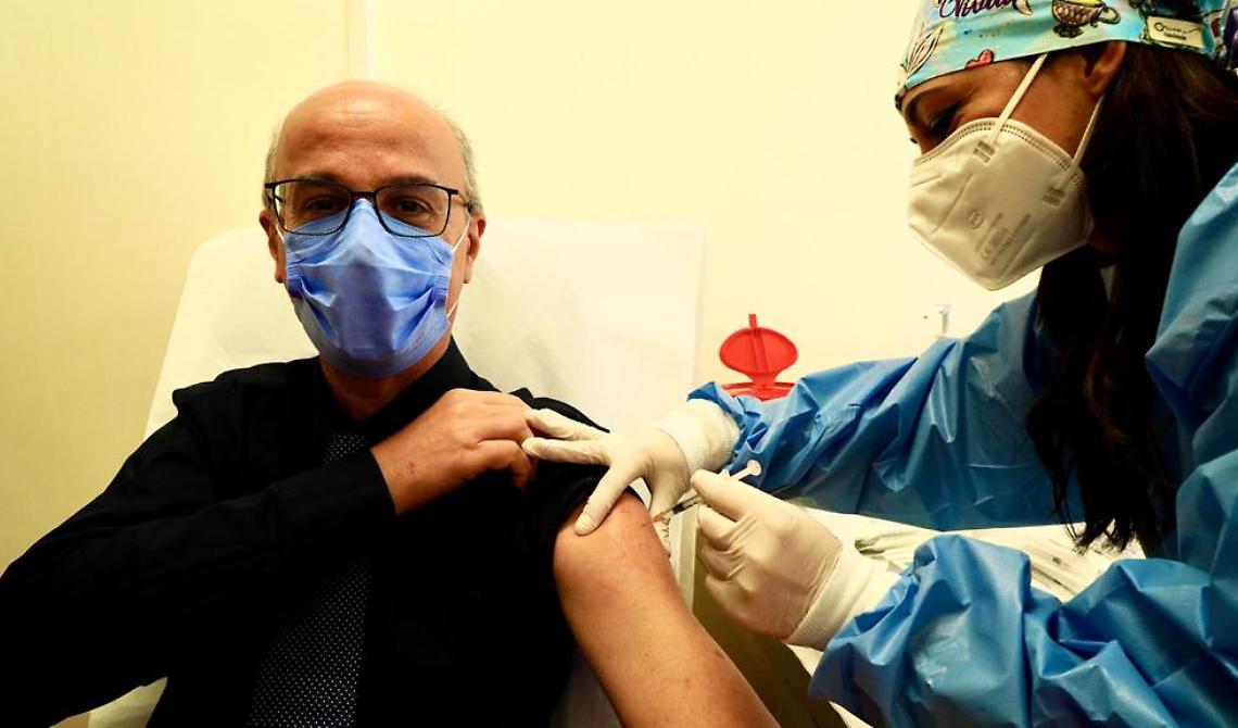 Coronavirus, Lopalco promette un centro di vaccinazione per ogni comune della Puglia