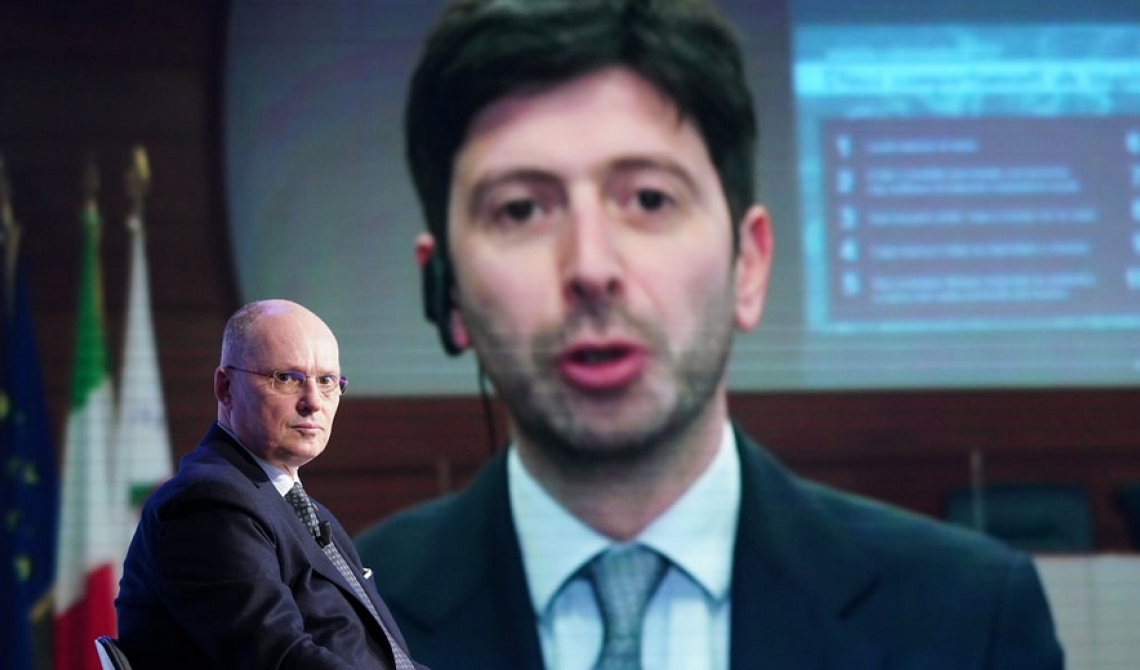 Il green pass non crea luoghi sicuri, ci arriva anche Ricciardi: «Verso stop green pass ai positivi»