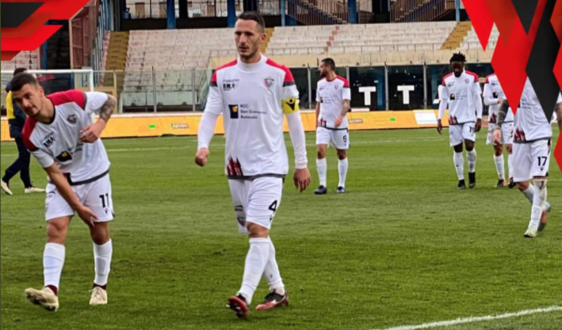 Catania bella e impossibile per il Foggia "in vestaglia"