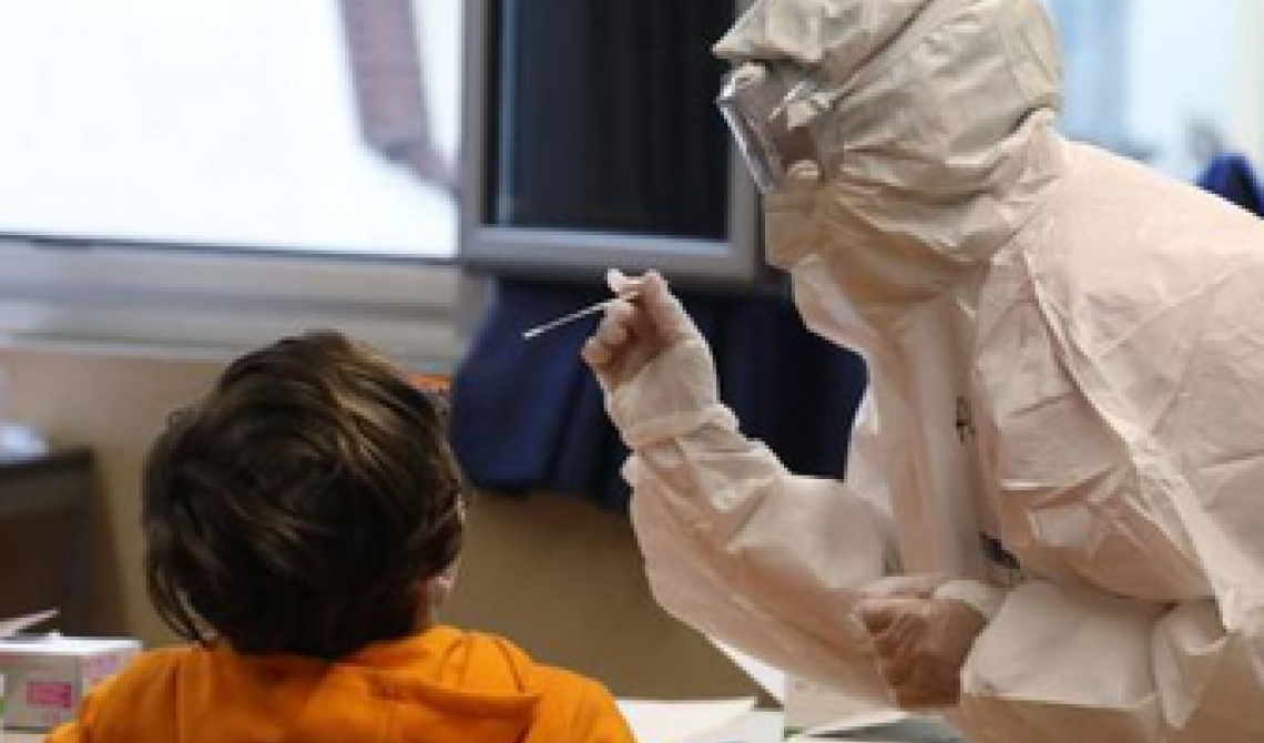 Coronavirus, via allo screening: studenti delle superiori di Potenza in fila 