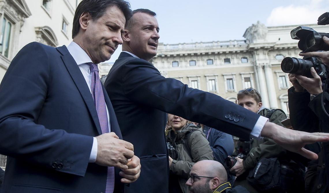 Nel tentativo di suonare la grancassa al governo "Il Fatto Quotidiano" ha giocato un brutto scherzo a Conte e Casalino. Denaro pubblico per commissionare un sondaggio sul gradimento politico? 