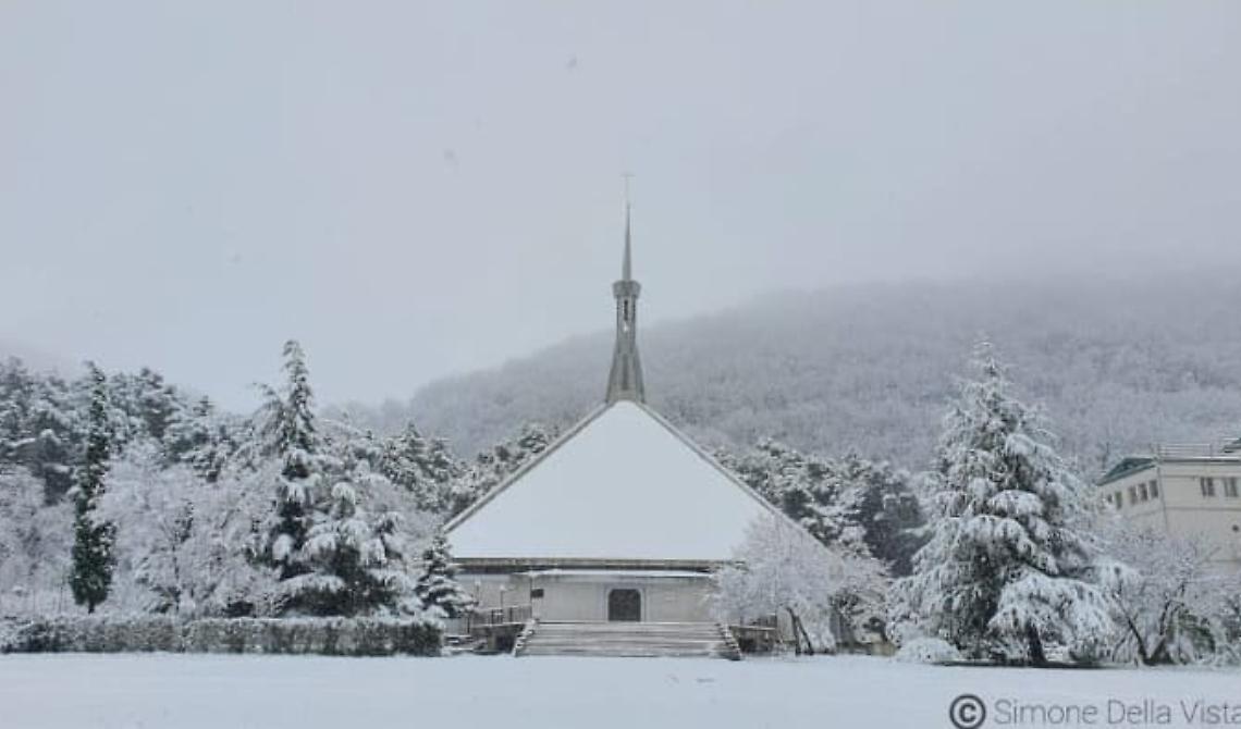 La Capitanata si sveglia sotto la neve: scuole chiuse e 100 mezzi della Provincia di Foggia in campo