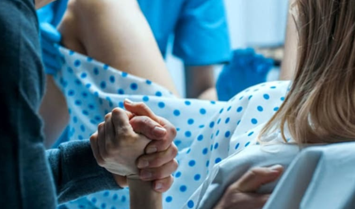 Negli ospedali di Potenza e Matera tornano i papà in sala parto