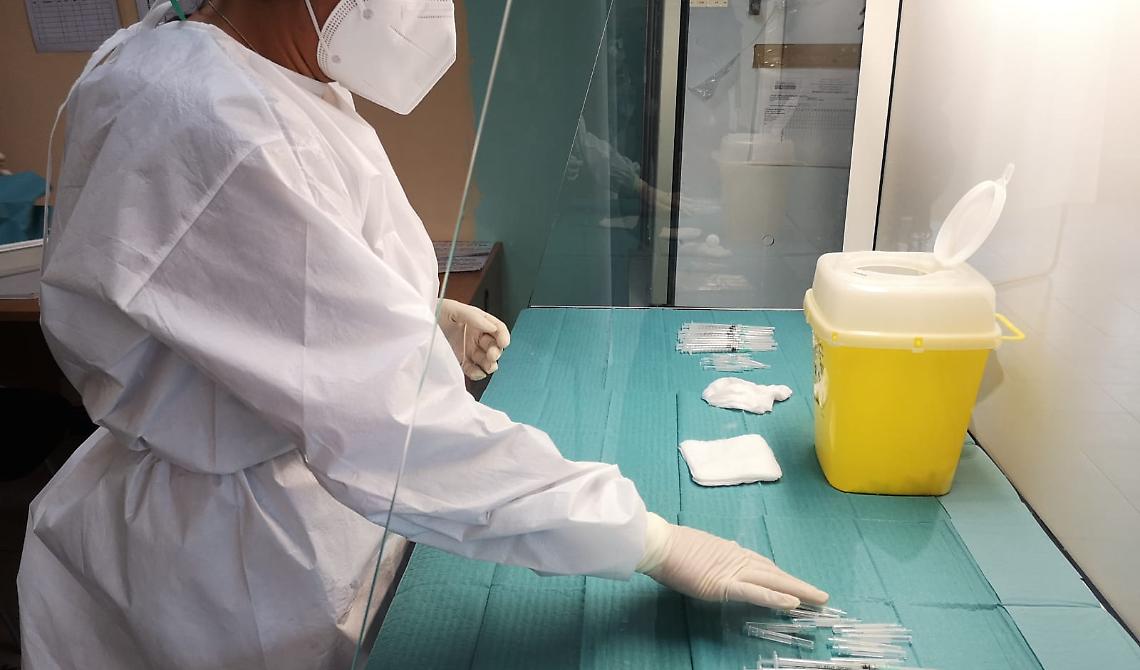 Coronavirus, situazione critica in Puglia. Lopalco: «Ospedali pieni, contagi soprattutto tra i giovani. Acceleriamo con i vaccini»