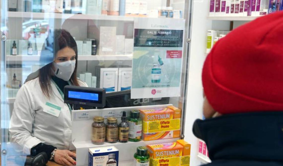 Vaccini, nelle farmacie pugliesi per ora possibile solo la prenotazione: ecco come funziona