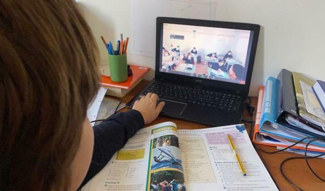 Oltre la Dad: Una famiglia su quattro non dispone di internet veloce