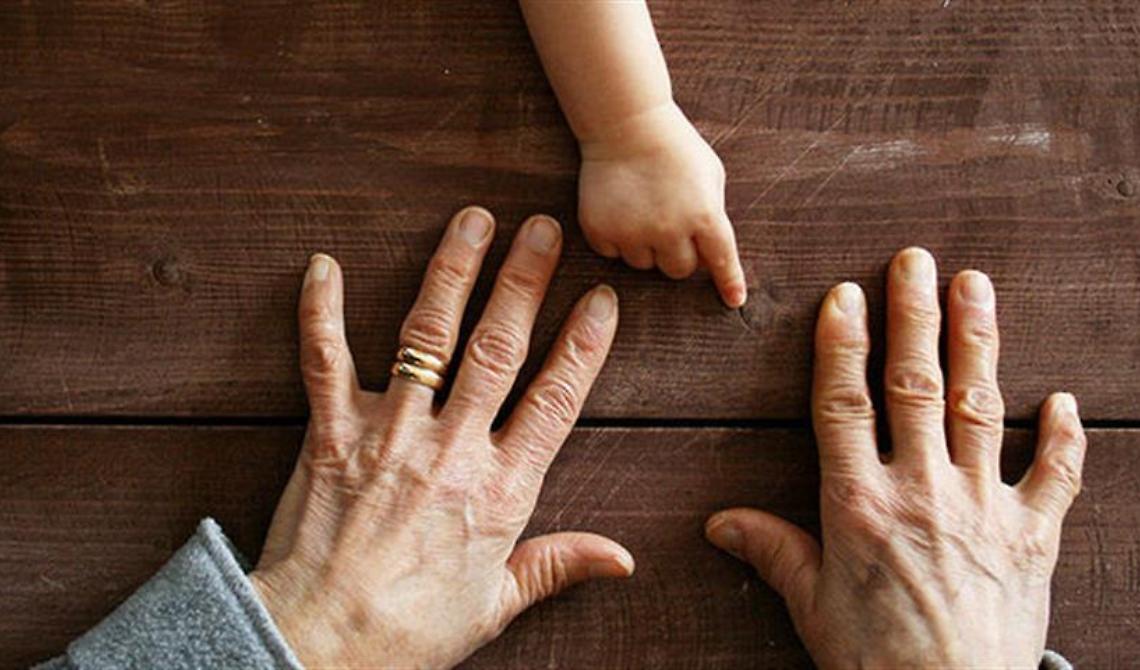 Educazione intergenerazionale: il potere della relazione tra giovani e anziani