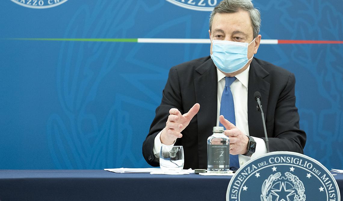 Coprifuoco e pass tra le regioni, polemiche nel Governo Draghi sulle riaperture