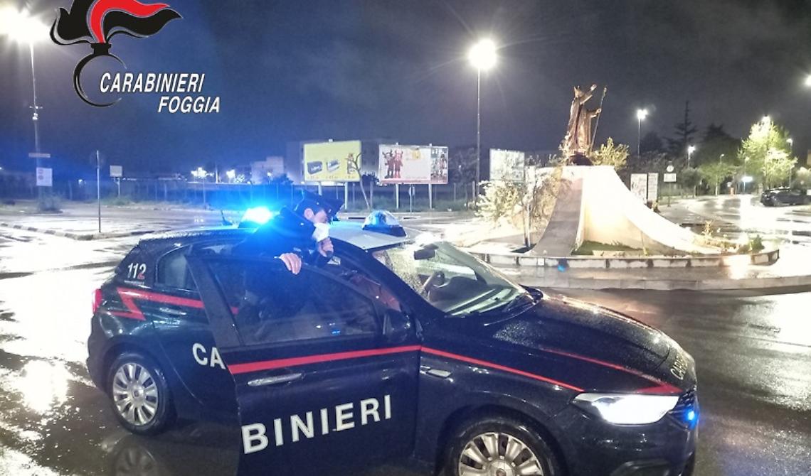 Finisce male per un 32enne pregiudicato di Cerignola il furto di un'auto, con i Carabinieri che gli danno la caccia