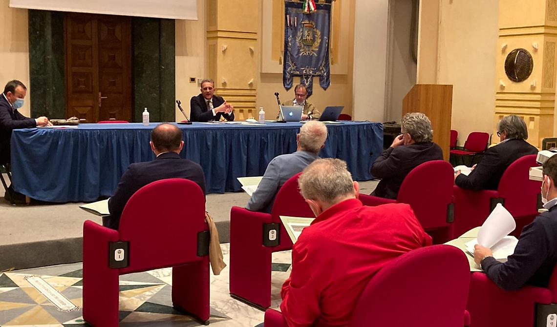 Chi l'ha detto che non c'è trippa per Gatta? Così il presidente della Provincia indica la strada per sfruttare i patti territoriali