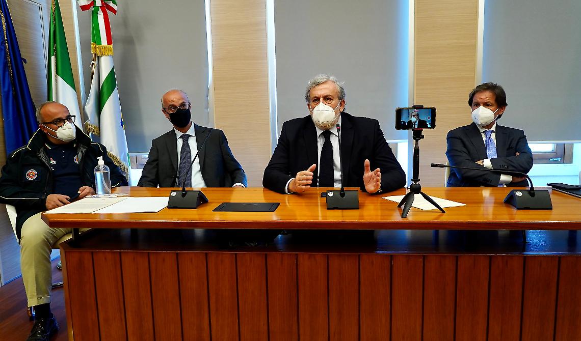 In Puglia parte la prenotazione delle vaccinazioni nelle aziende