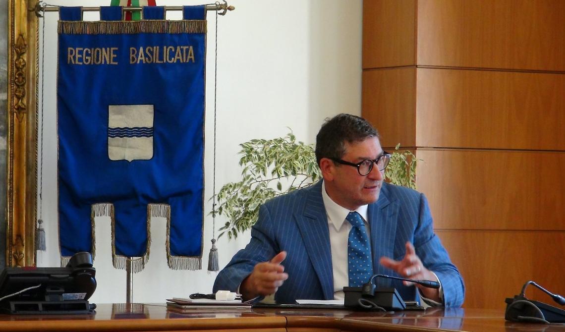 Rosa: «Un milione e mezzo per rimuovere a smaltire l'amianto». Ecco l'avviso pubblico
