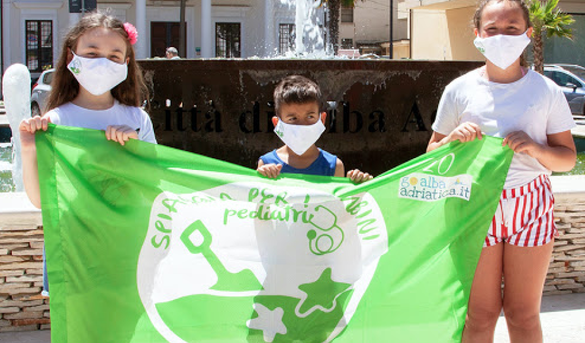 Rodi Garganico e Vieste spiagge a misura di bambini: sono tra le 13 bandiere verdi della Puglia terza in Italia