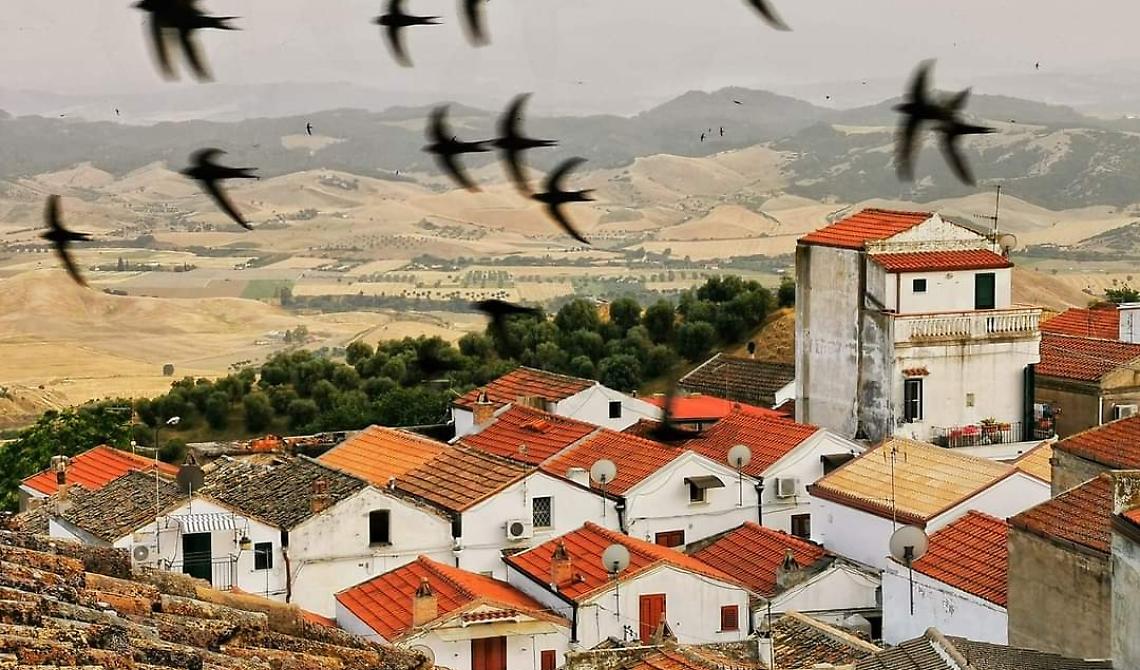 Franco Arminio e la Basilicata:  Sei ore di viaggio per giungere a Pisticci, all’ombra della poesia
