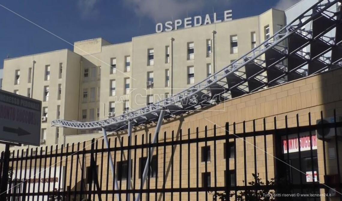 I consulenti dell'Università di Foggia determinanti sulla morte di una donna vaccinata a Crotone: 4 medici indagati per omicidio colposo