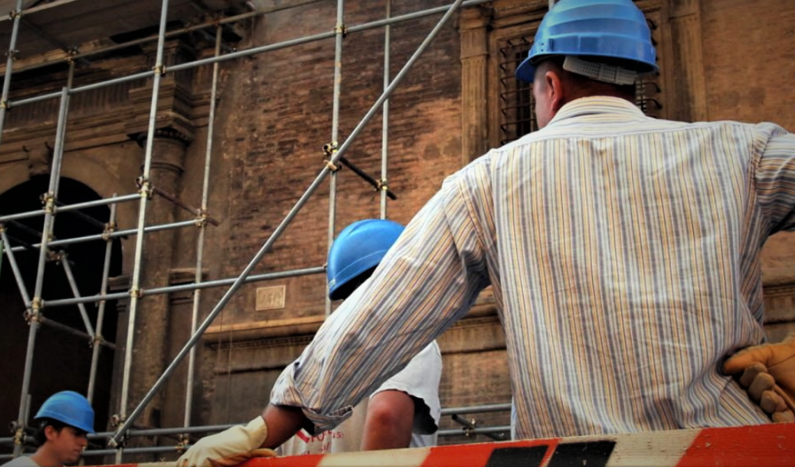 Tra smartworking, lockdown e scarsa prevenzione: meno infortuni sul lavoro ma più morti e crollo delle malattie professionali