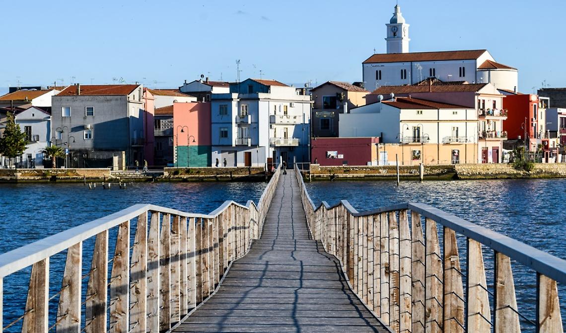 Banda di minorenni ruba una tabaccheria di Marina Lesina, ma non sfugge a due poliziotti liberi dal servizio
