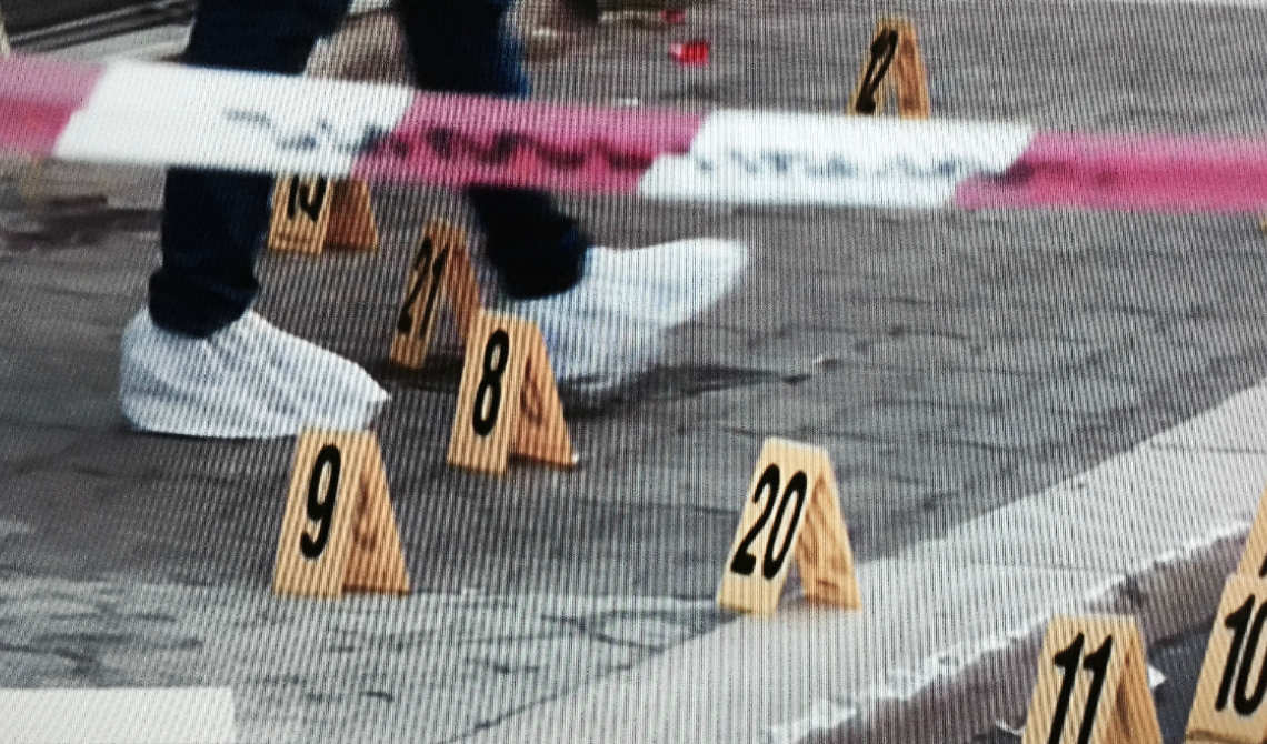 Una pioggia di proiettili tra la folla per l'uccisione di Bonaventura a San Severo: 13 i colpi sparati dai killer che hanno ferito anche un bambino di 12 anni