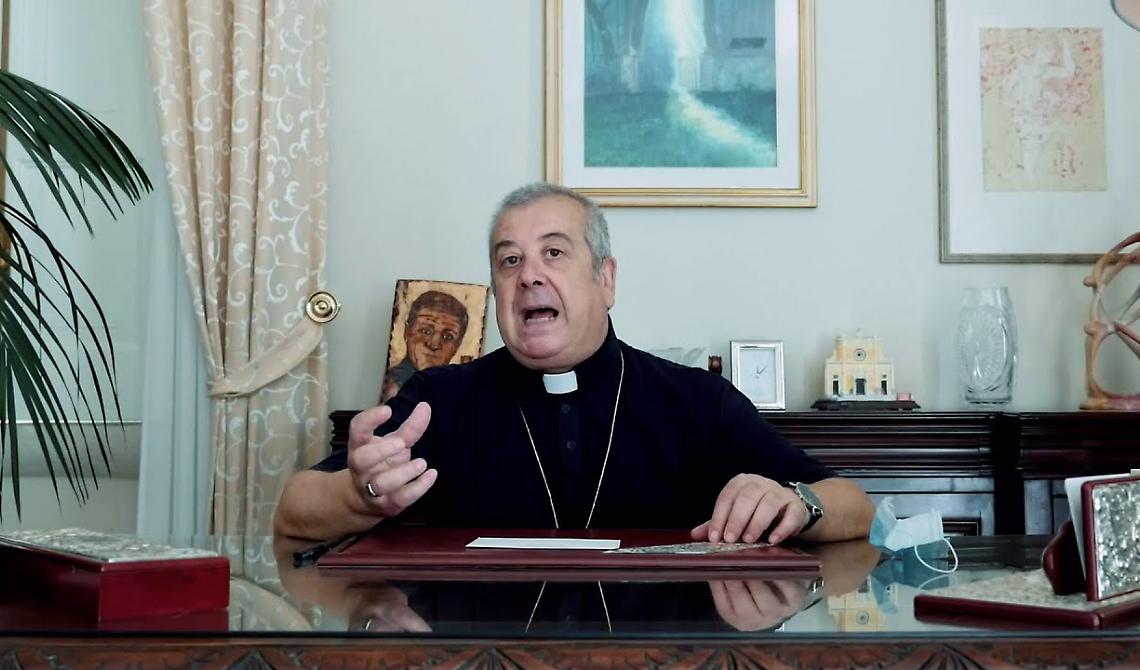 Il vescovo di San Severo ai killer che sparano e uccidono tra la gente: «Fratelli assassini, che vita è la vostra?»