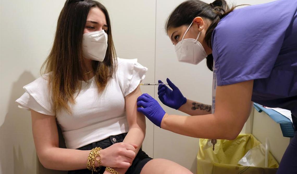 In Puglia via al vaccino senza prenotazione per i 12-19enni, Lopalco: «La nostra attenzione ora è rivolta soprattutto ai giovani»