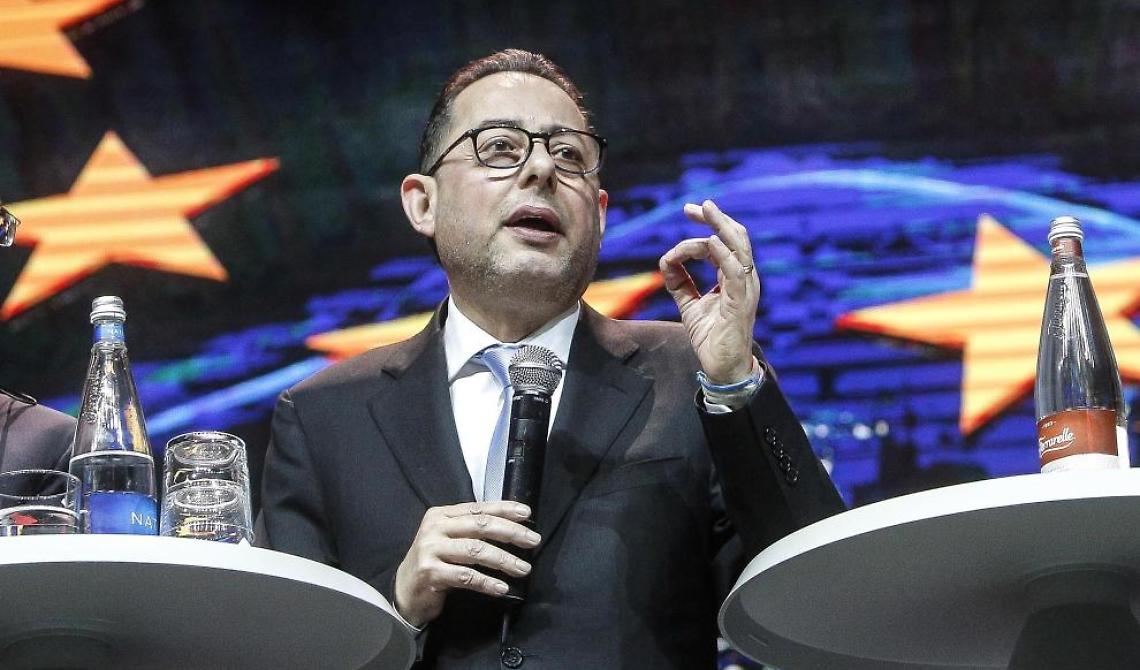 Gianni Pittella nuovo sindaco di Lauria. Il senatore dem la spunta per oltre cinquecento  