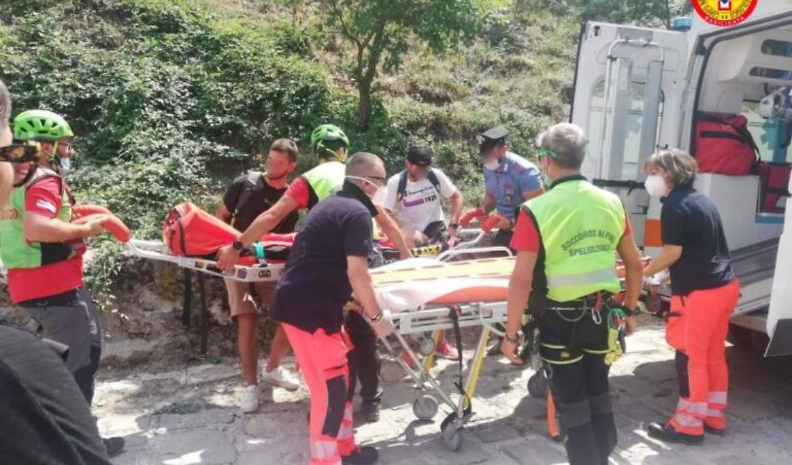 Solo tanta paura: recuperato l'escursionista scivolato lungo il sentiero che costeggia il torrente Racanello